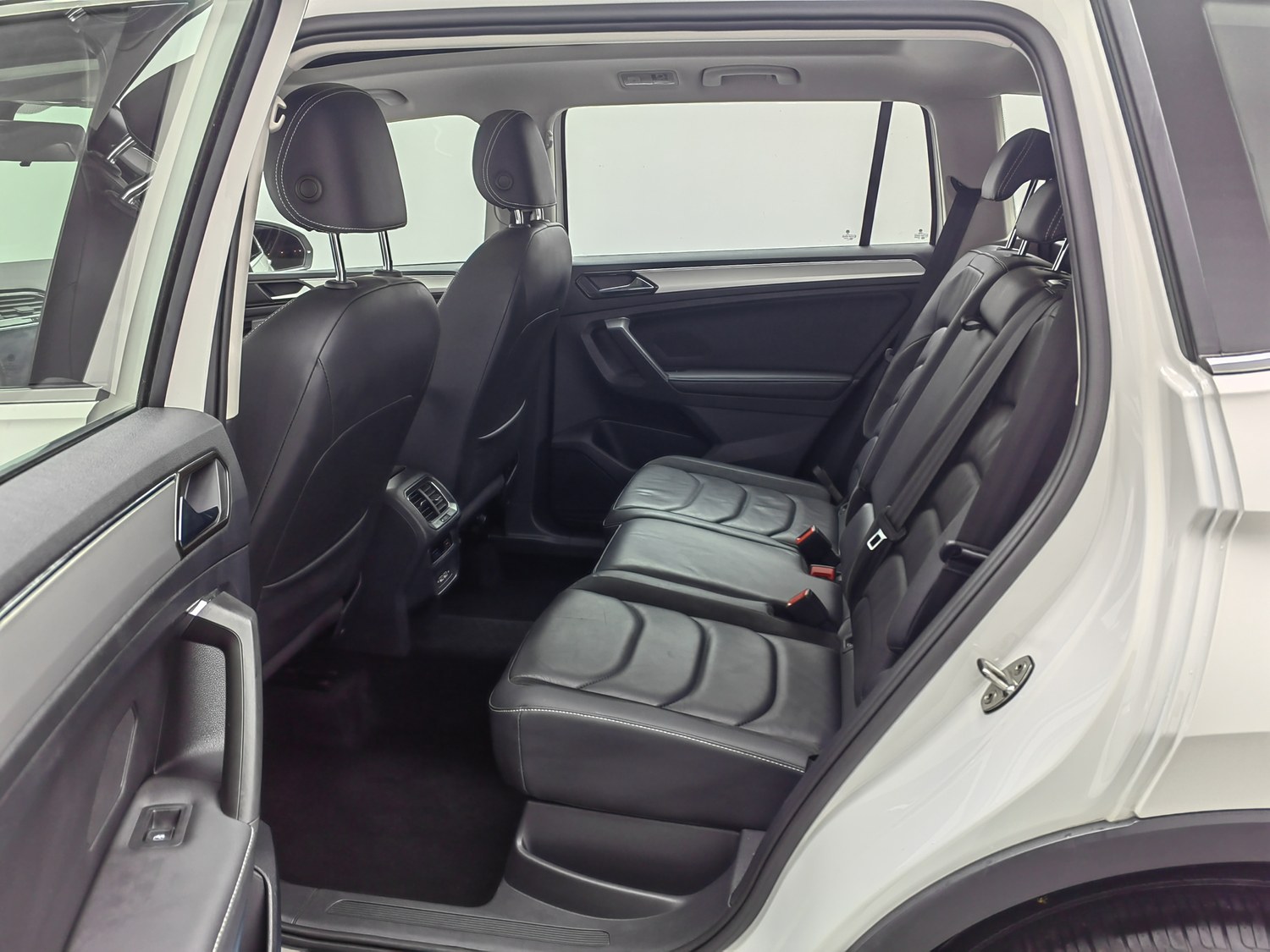 Used Volkswagen Tiguan L 2019 2.0 AT
