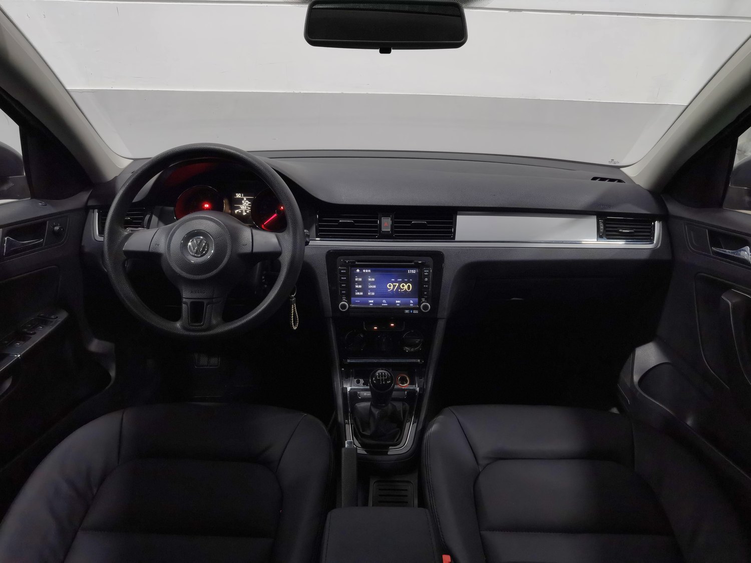 Used Volkswagen Bora 2013 1.6 MT