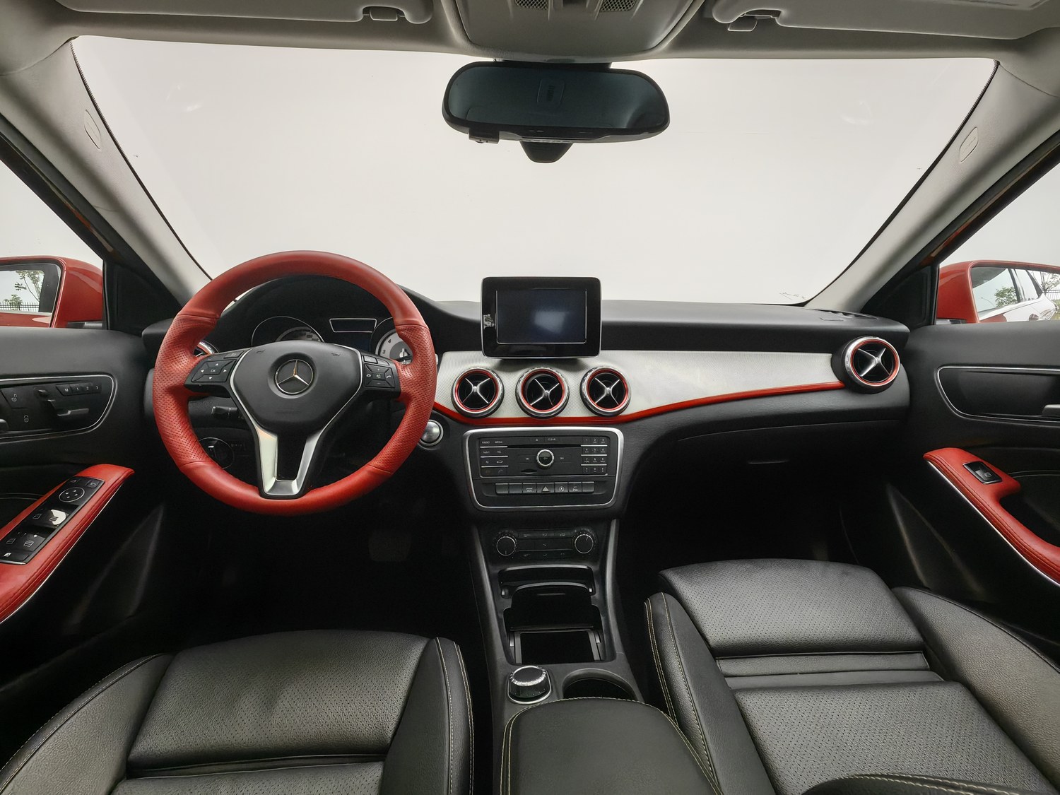 Used Mercedes-Benz GLA 2016 1.6 AT