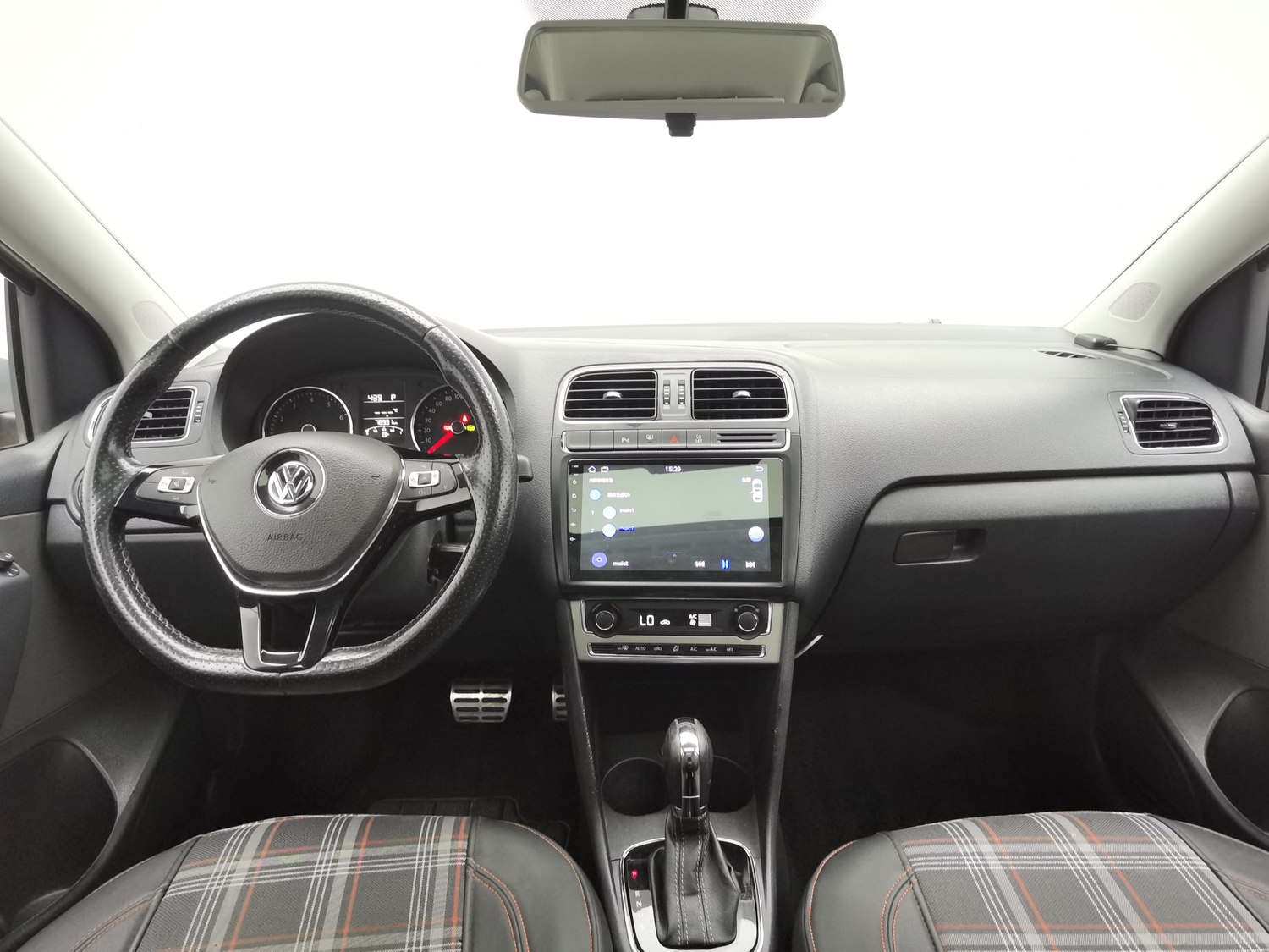 Used Volkswagen Polo 2014 1.6 AT
