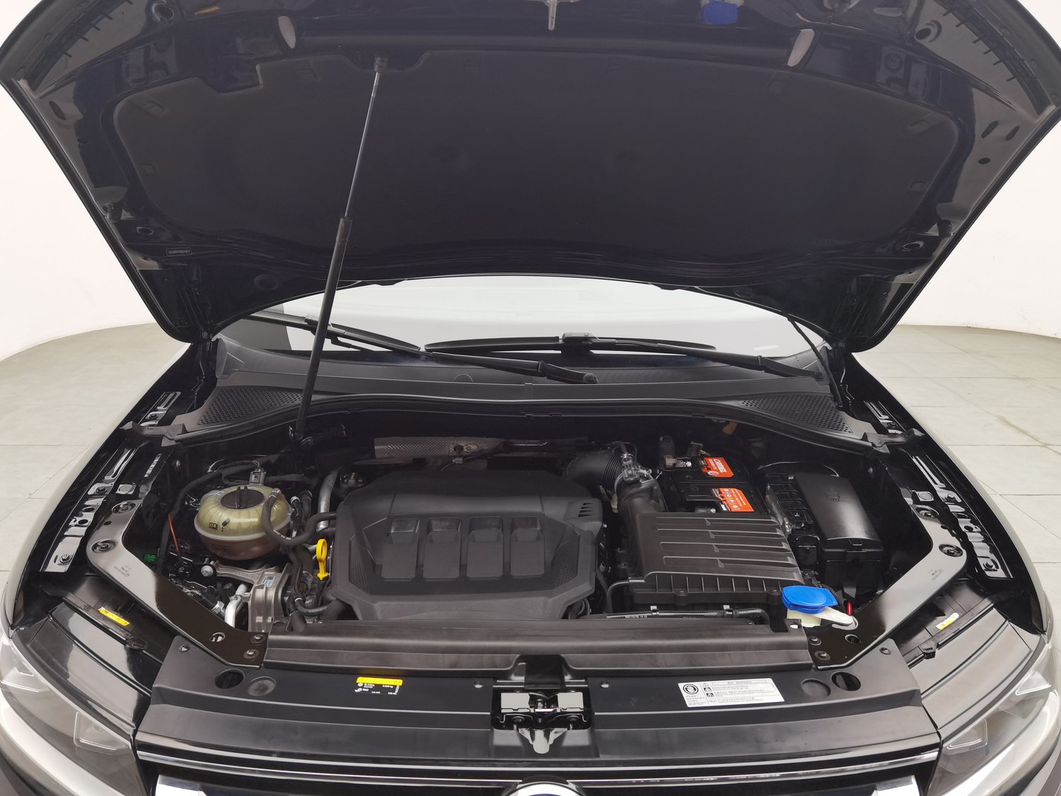 Used Volkswagen Tiguan L 2021 2.0 AT