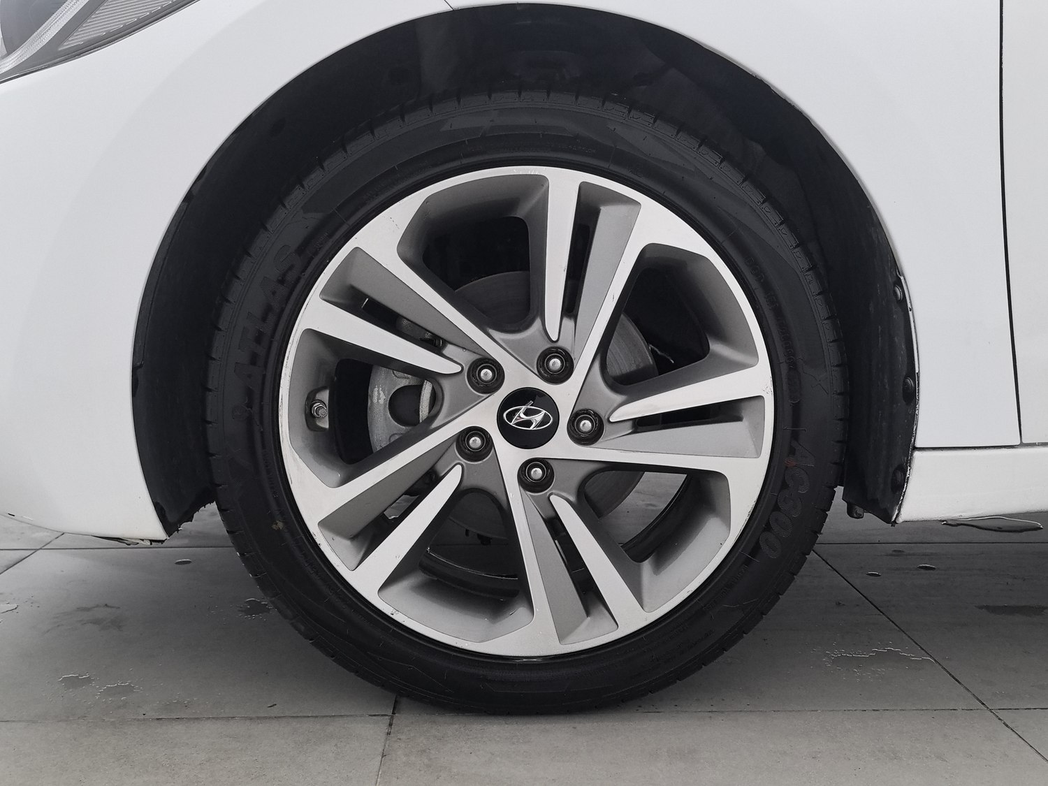 Used Hyundai Elantra 2016 1.6 AT