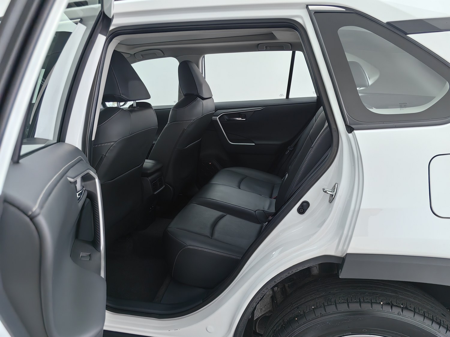 Used Toyota RAV4 2023 2.0 AT
