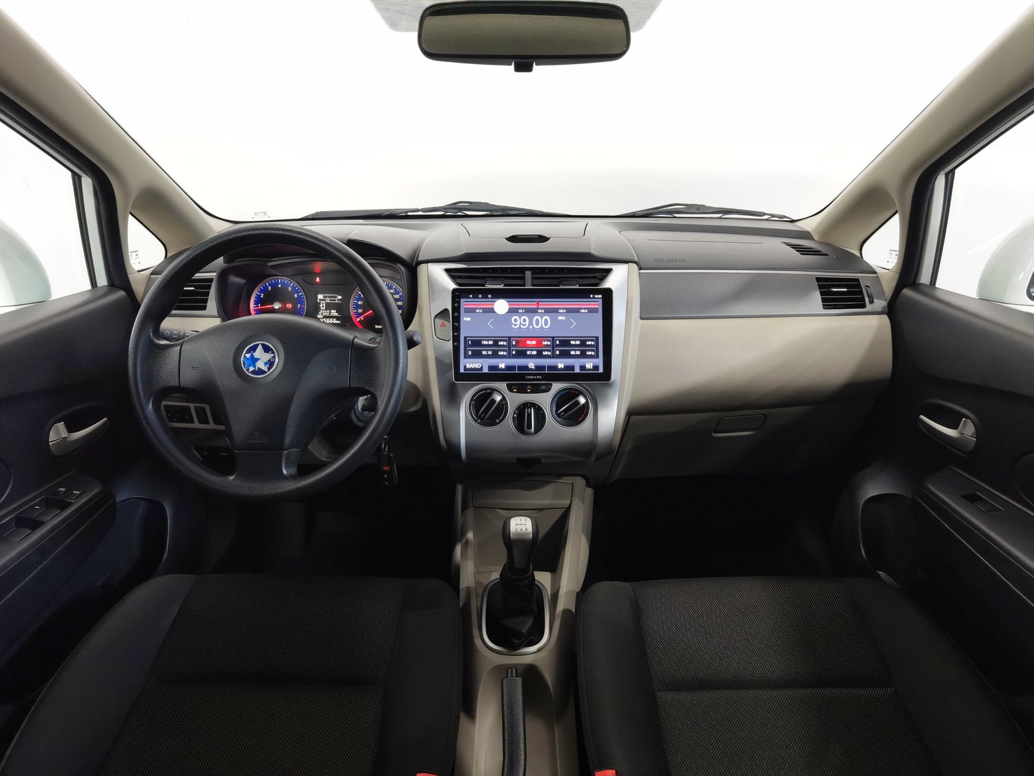 Used Venucia R50 2016 1.6 MT