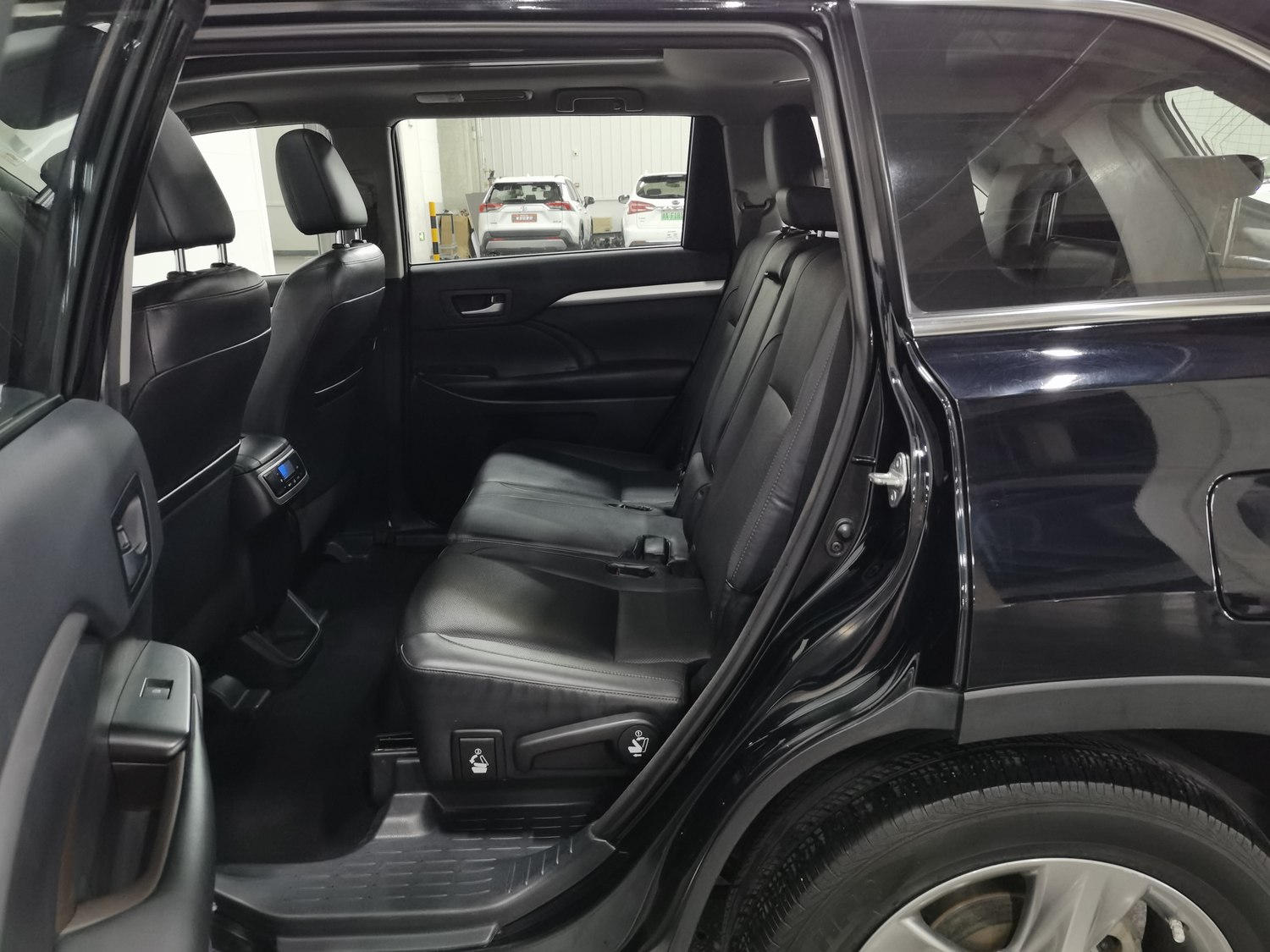 Used Toyota Highlander 2015 2.0 AT