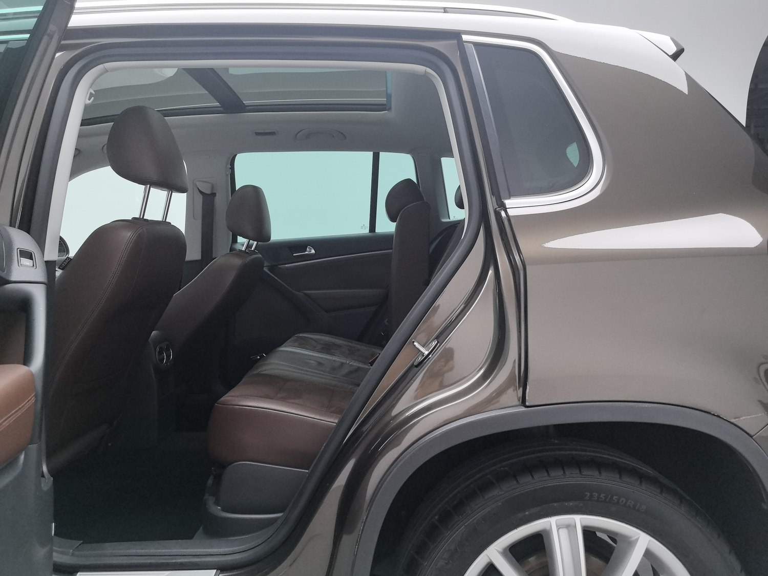 Used Volkswagen Tiguan 2013 2.0 AT