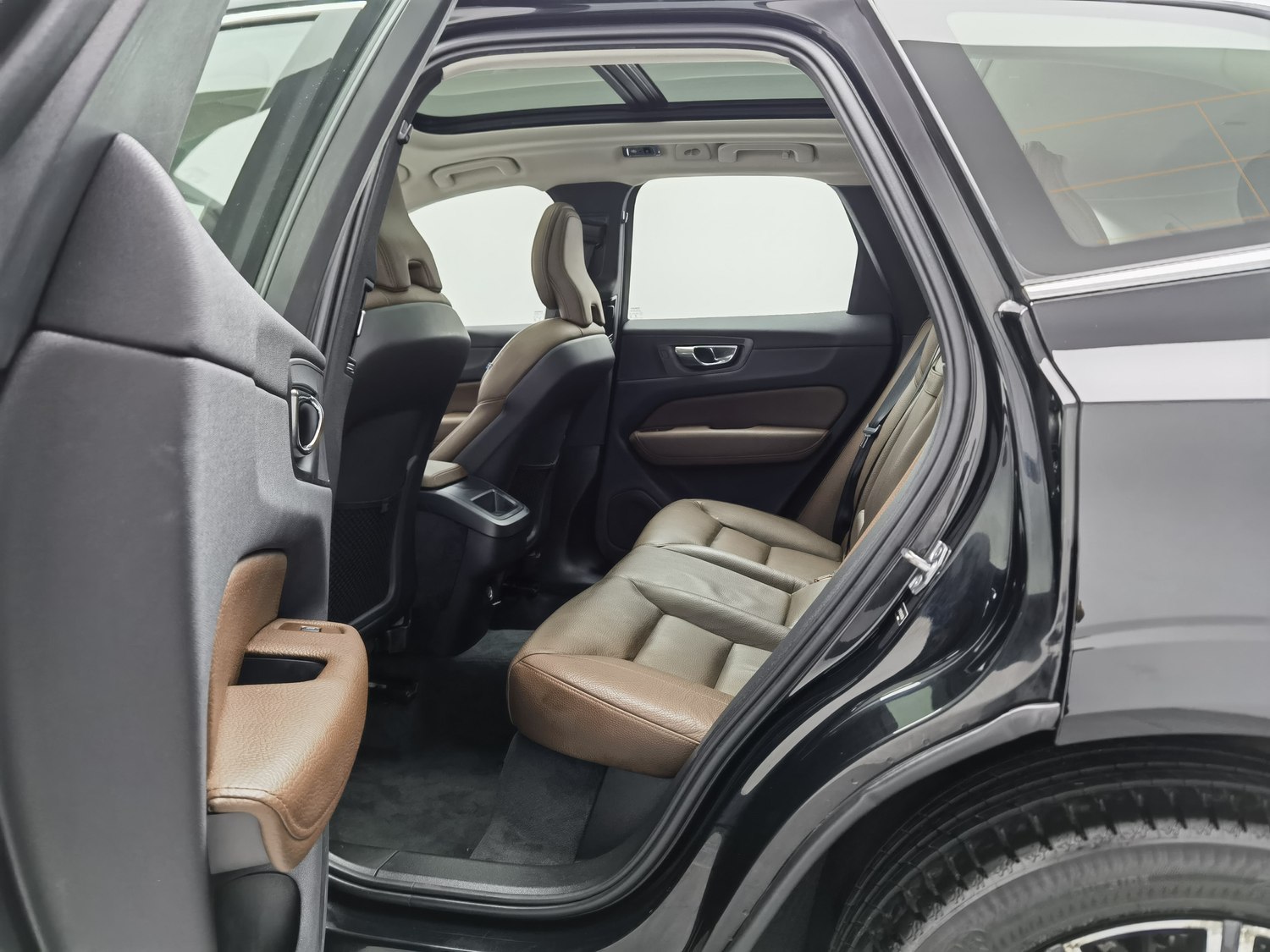 Used Volvo XC60 2020 2.0 AT