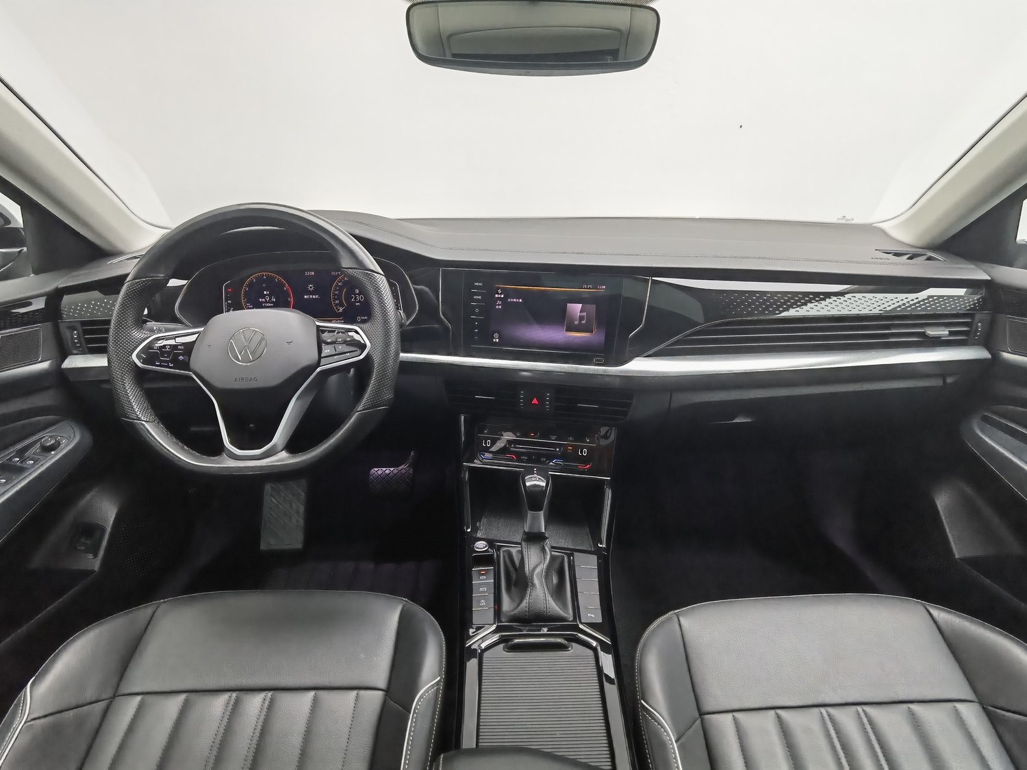 Used Volkswagen Passat 2023 2.0 AT