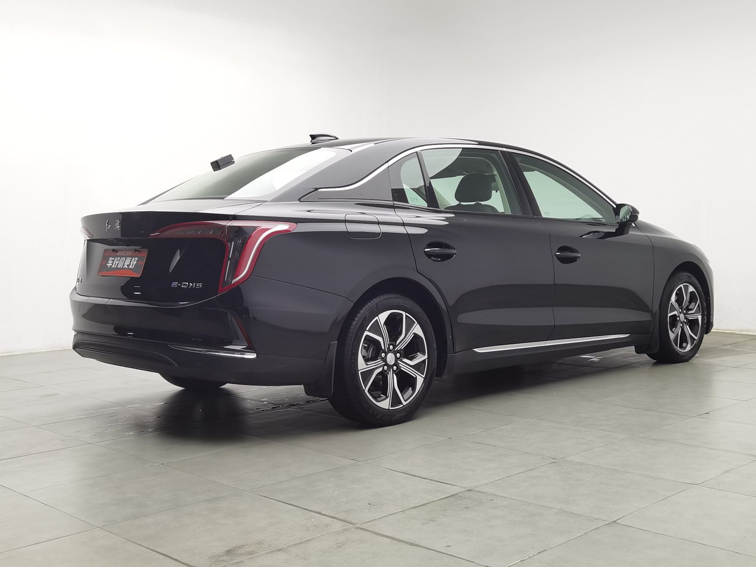 Used Hongqi E-QM5 2023