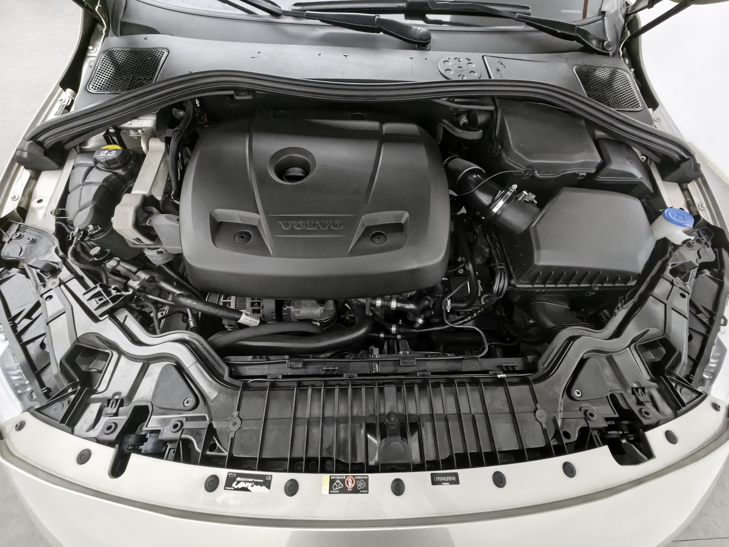 Used Volvo S60 2018 2.0 AT