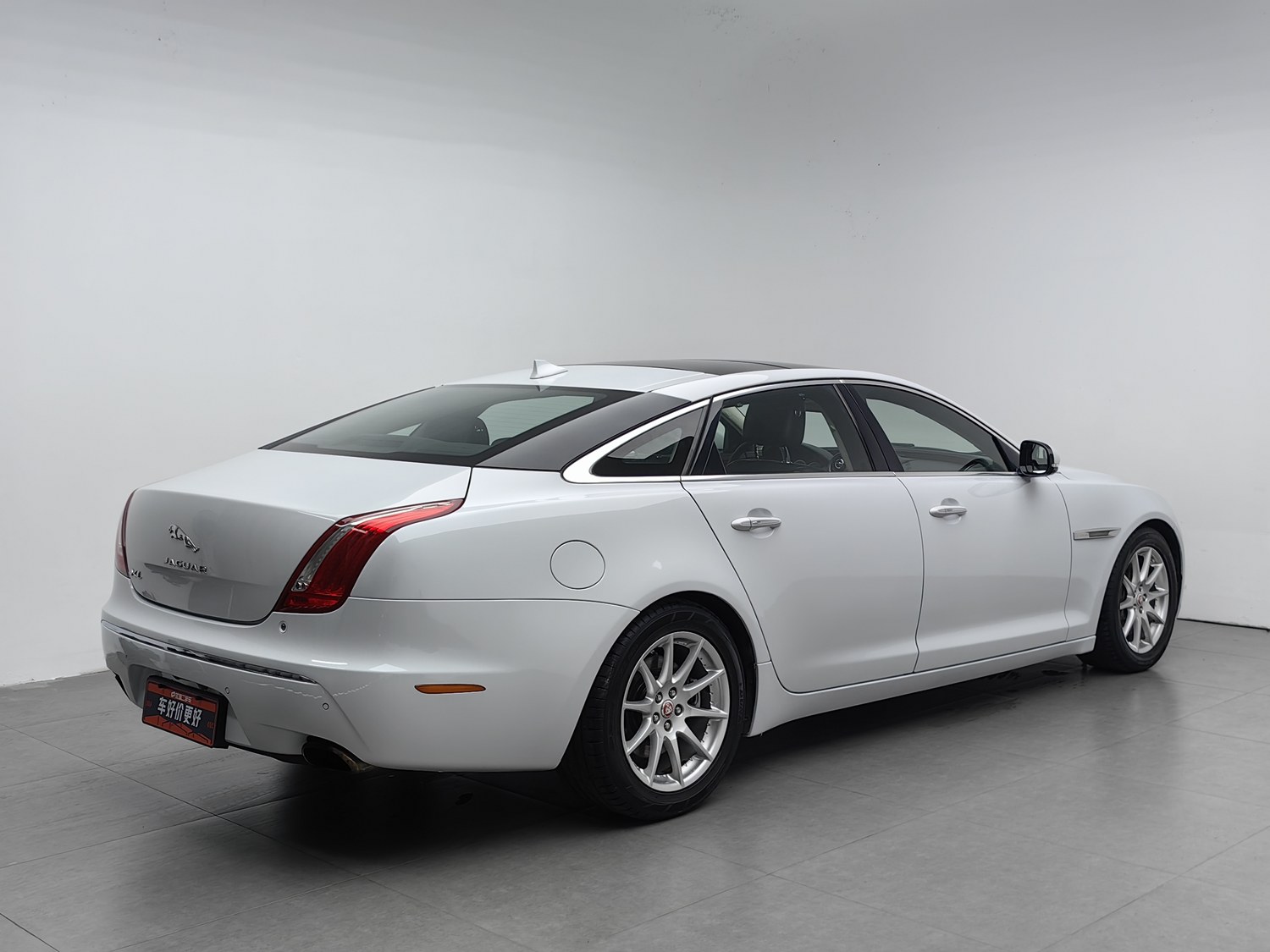 Used Jaguar XJ 2015 2.0 AT