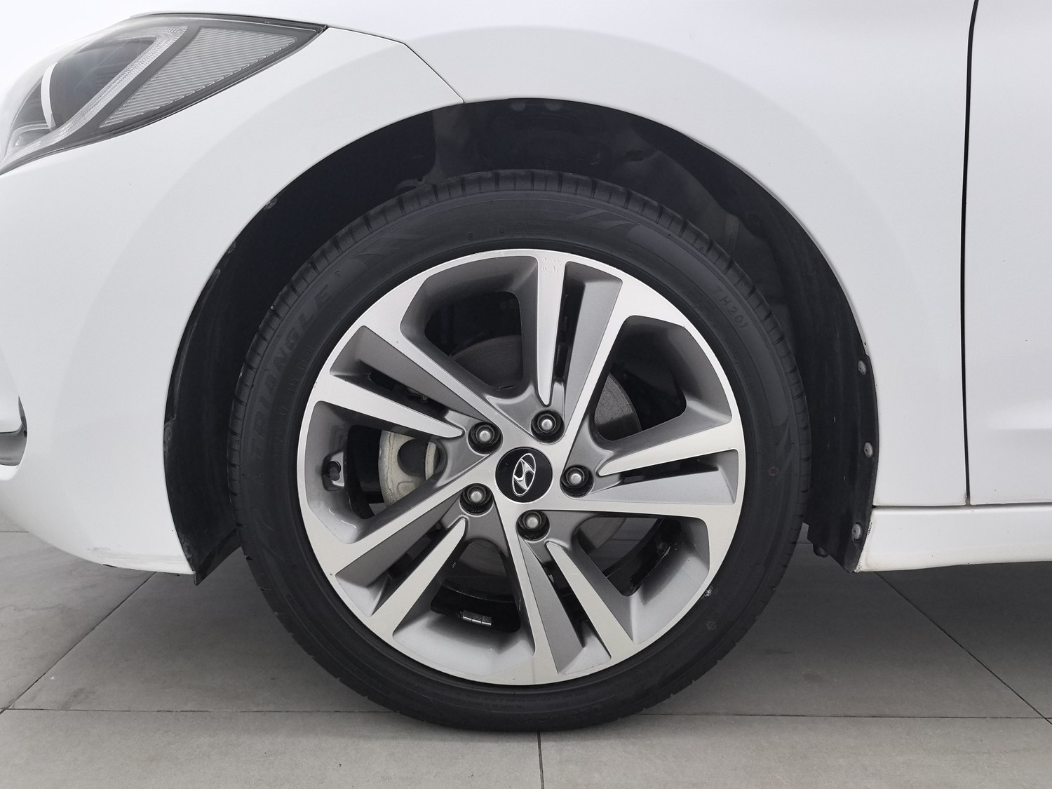 Used Hyundai Elantra 2016 1.6 AT