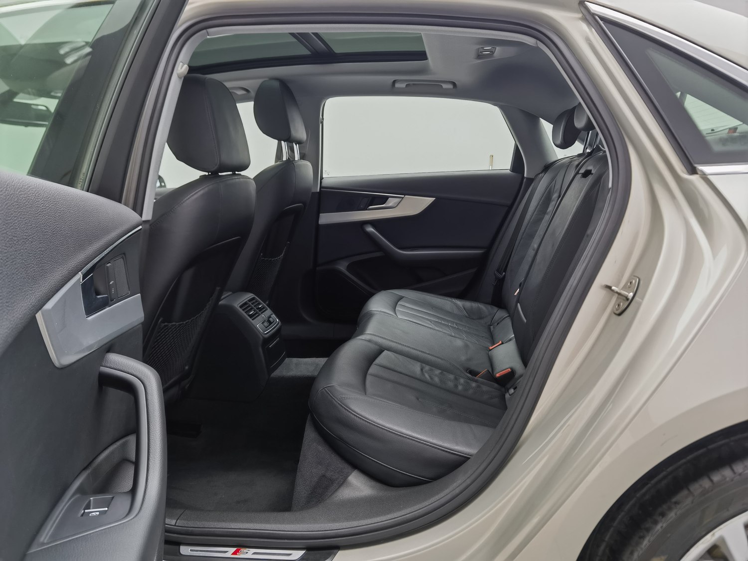 Audi A4L 2.0 AT d'occasion (2018)