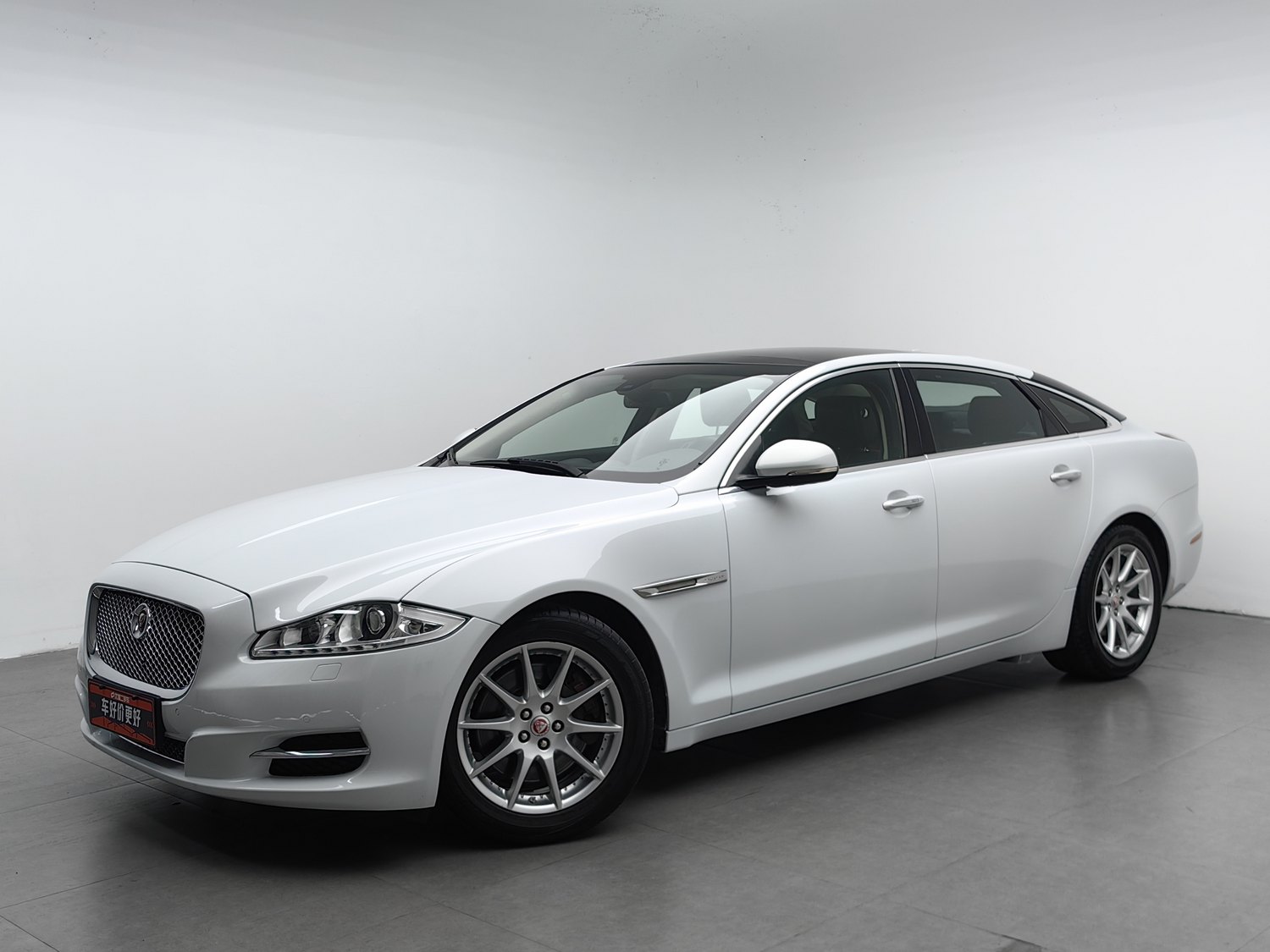 Used Jaguar XJ 2015 2.0 AT