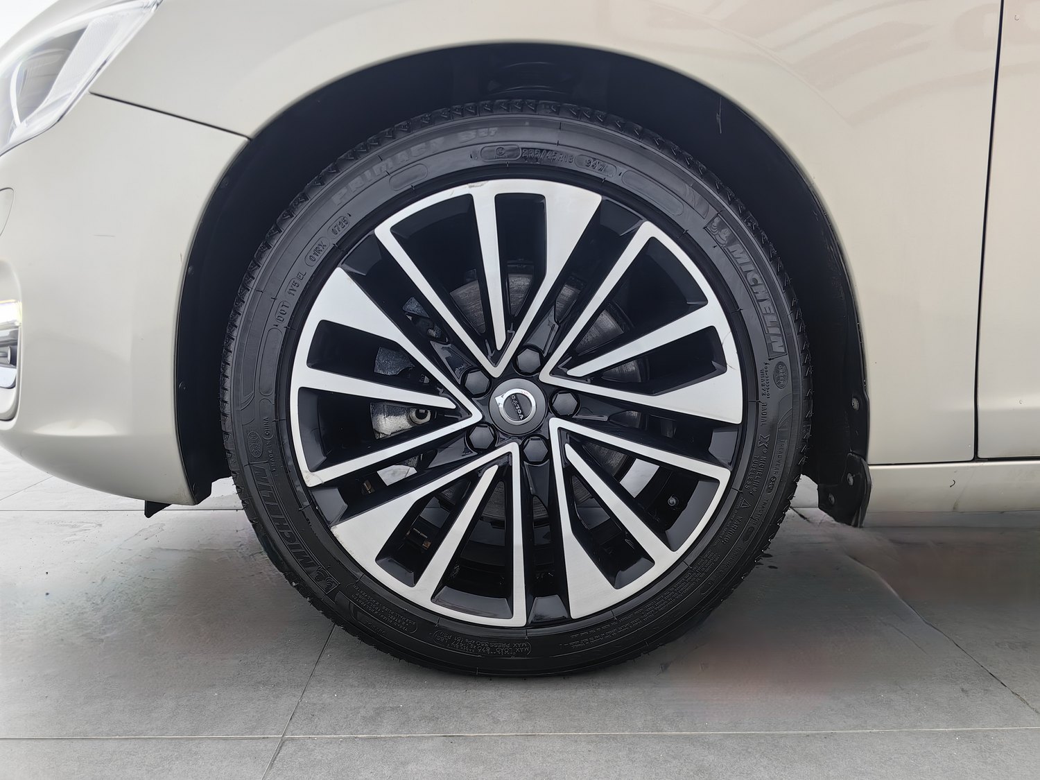 Used Volvo S60 2018 2.0 AT