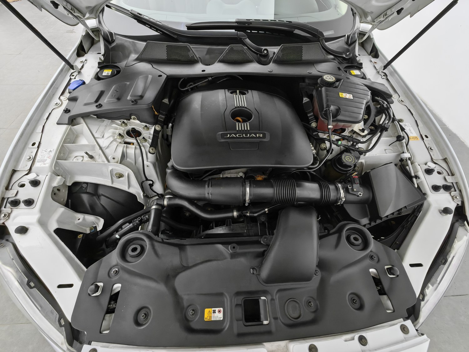 Used Jaguar XJ 2015 2.0 AT