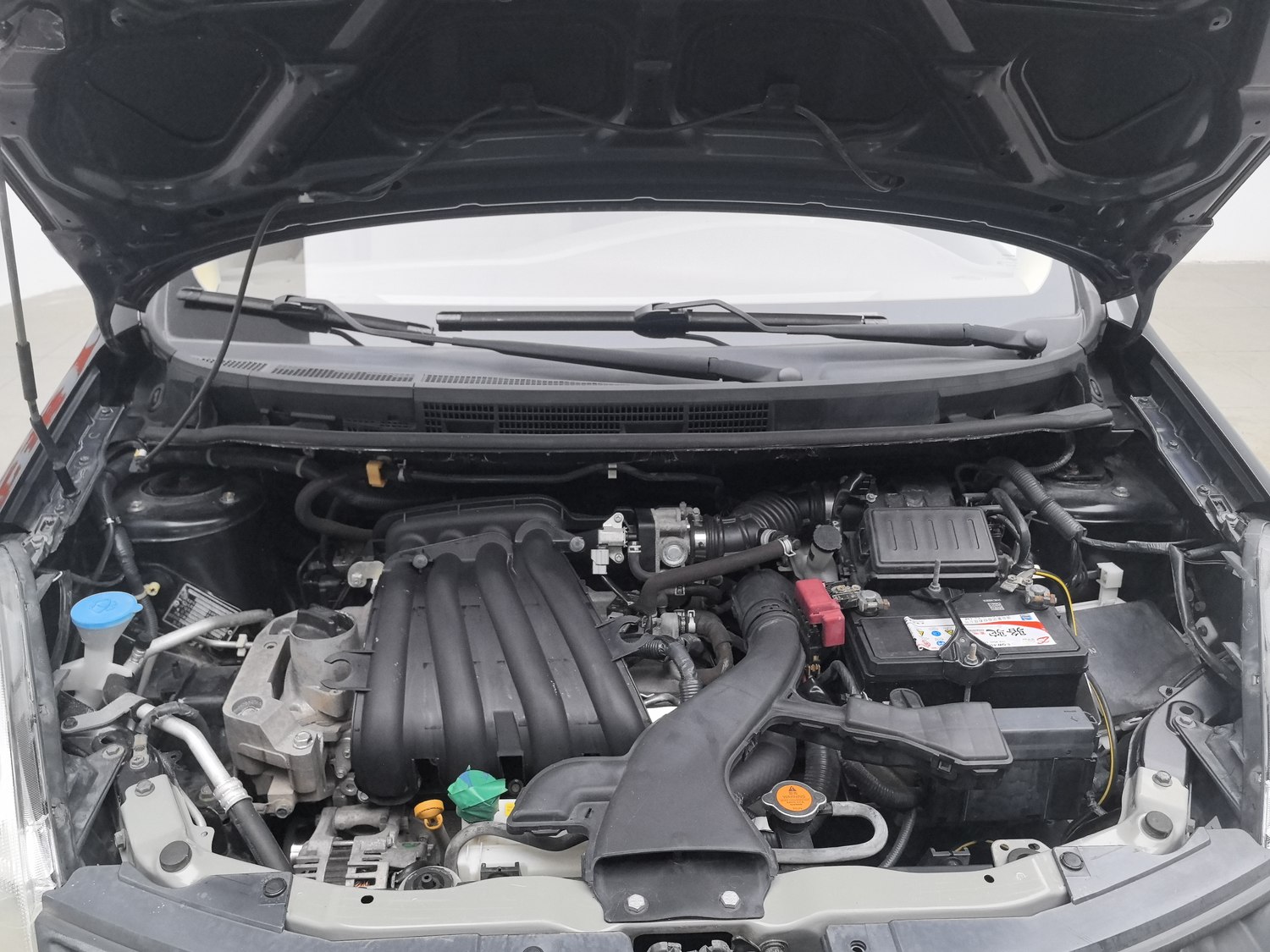Used Nissan Livina 2009 1.6 MT