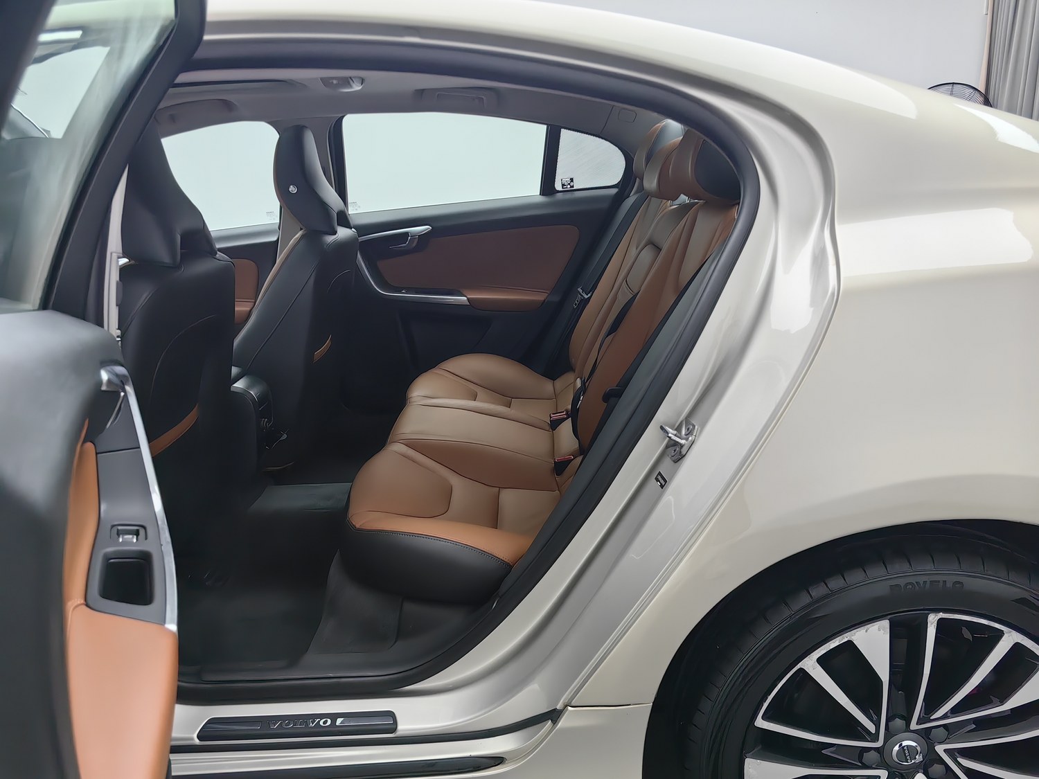 Used Volvo S60 2018 2.0 AT