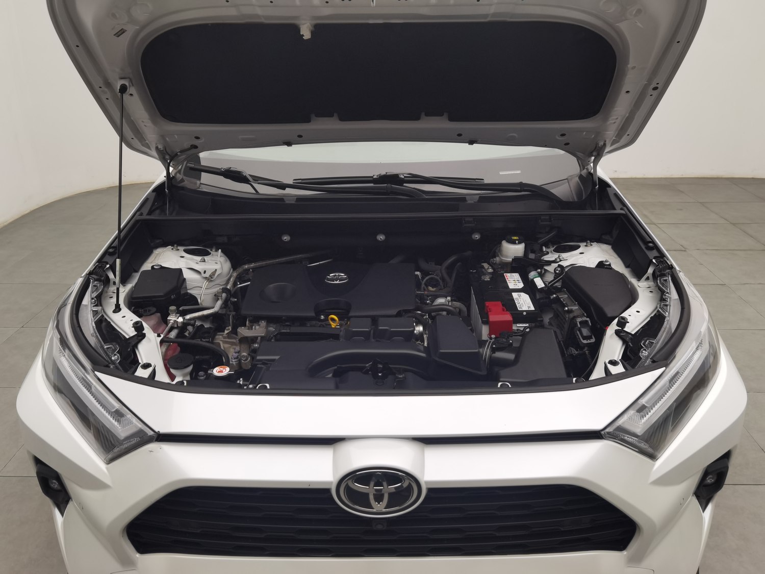 Used Toyota RAV4 2023 2.0 AT