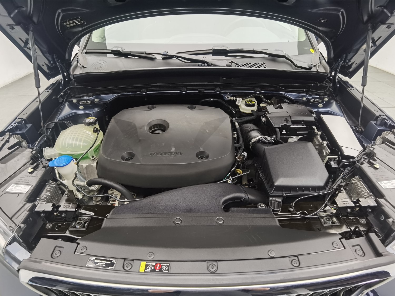 Used Volvo XC40 2021 2.0 AT