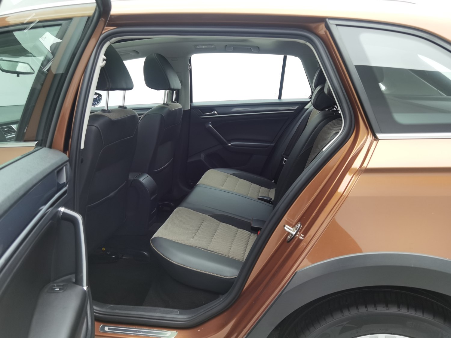 Used Volkswagen C-TREK 2017 1.6 AT