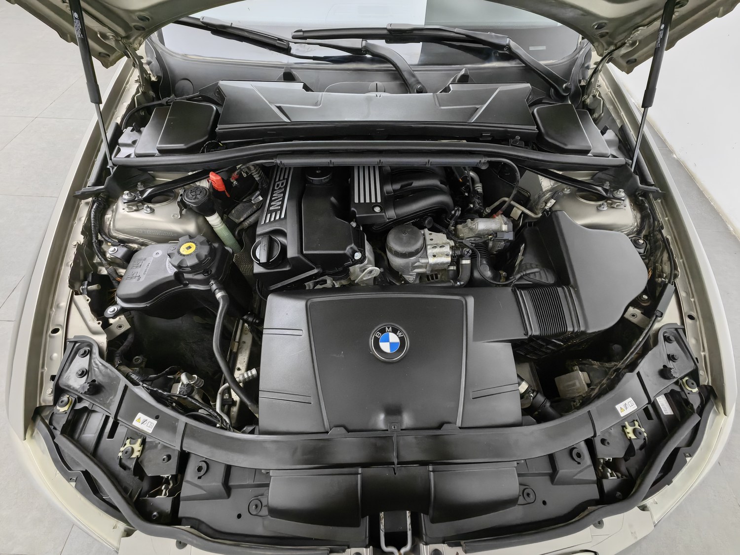Used BMW THE3 2011 2.0 AT