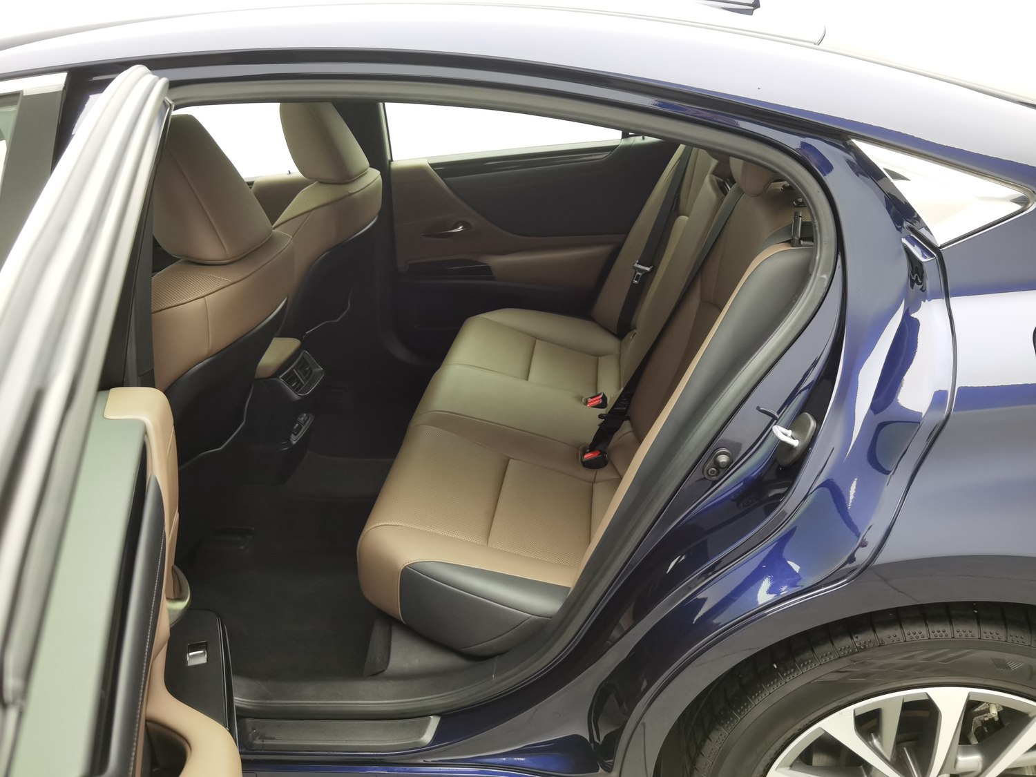 Used Lexus ES 2021 2.0 AT