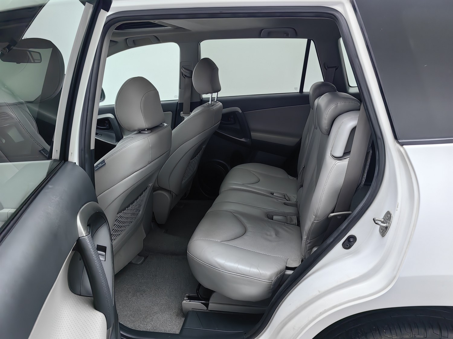 Used Toyota RAV4 2010 2.0 AT
