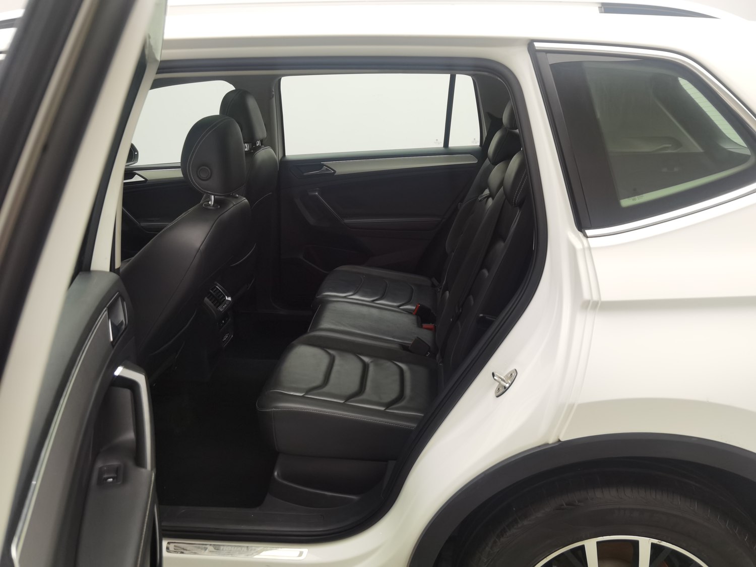 Used Volkswagen Tiguan L 2018 2.0 AT