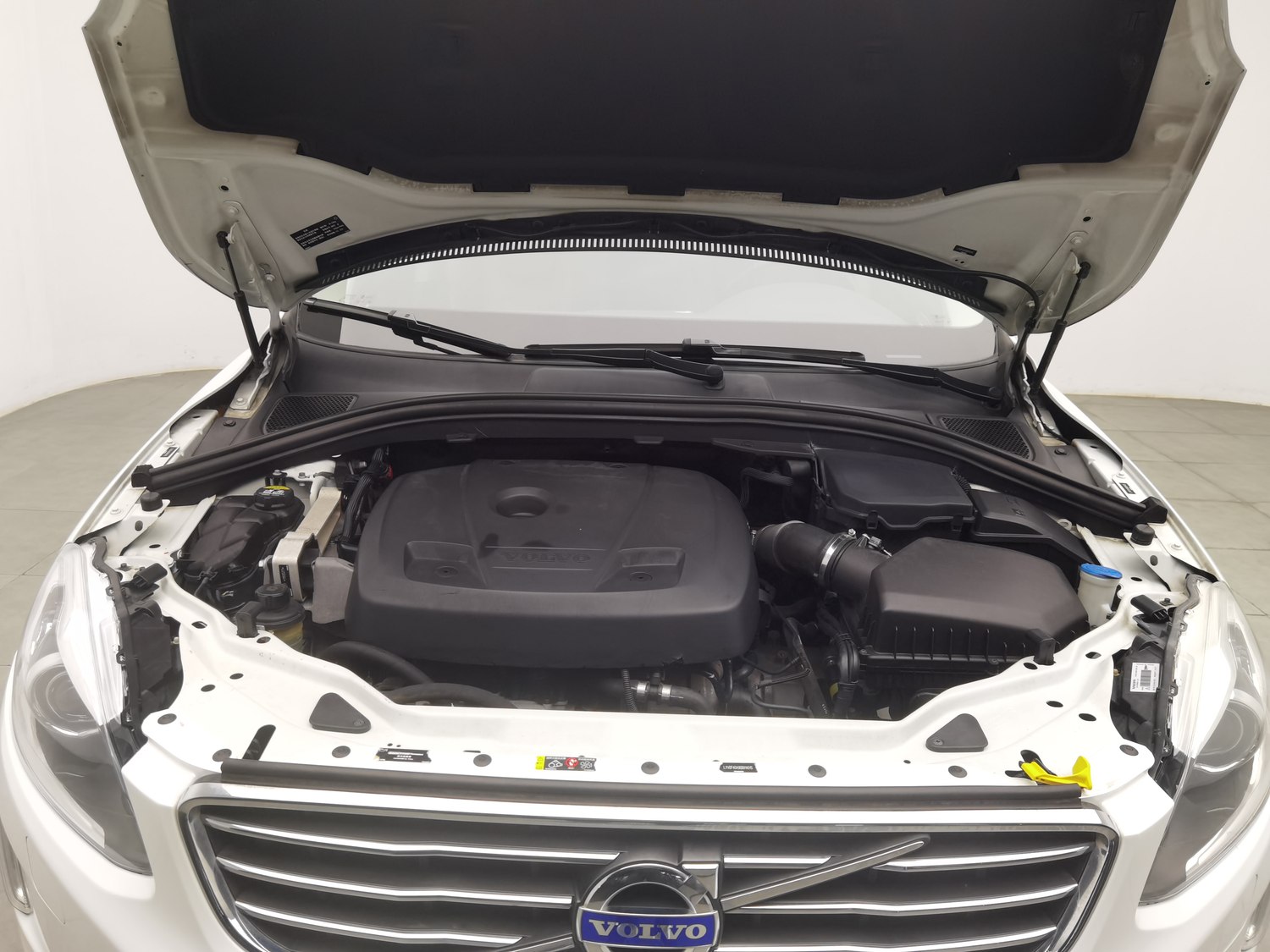Used Volvo XC60 2016 2.0 AT