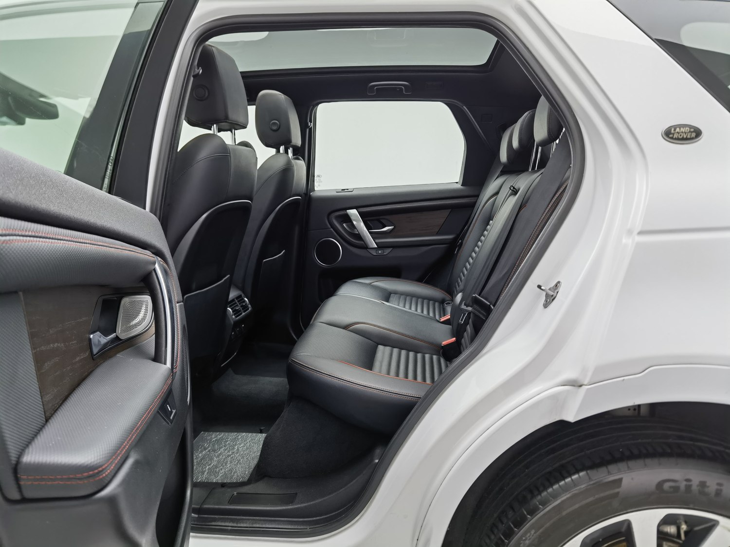 Used Land Rover Discovery 2020 2.0 AT
