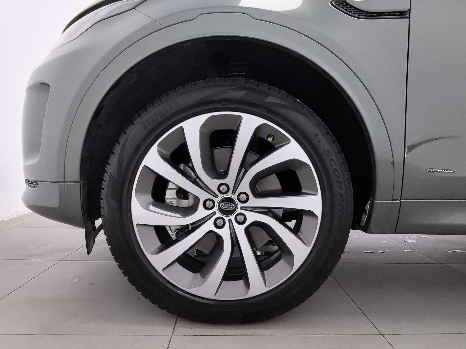 Used Land Rover Discovery 2020 2.0 AT