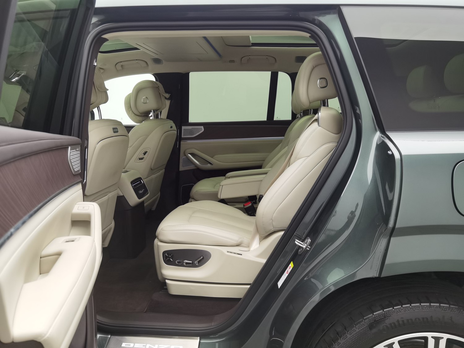 Used Denza N9 2025 2.0 AT