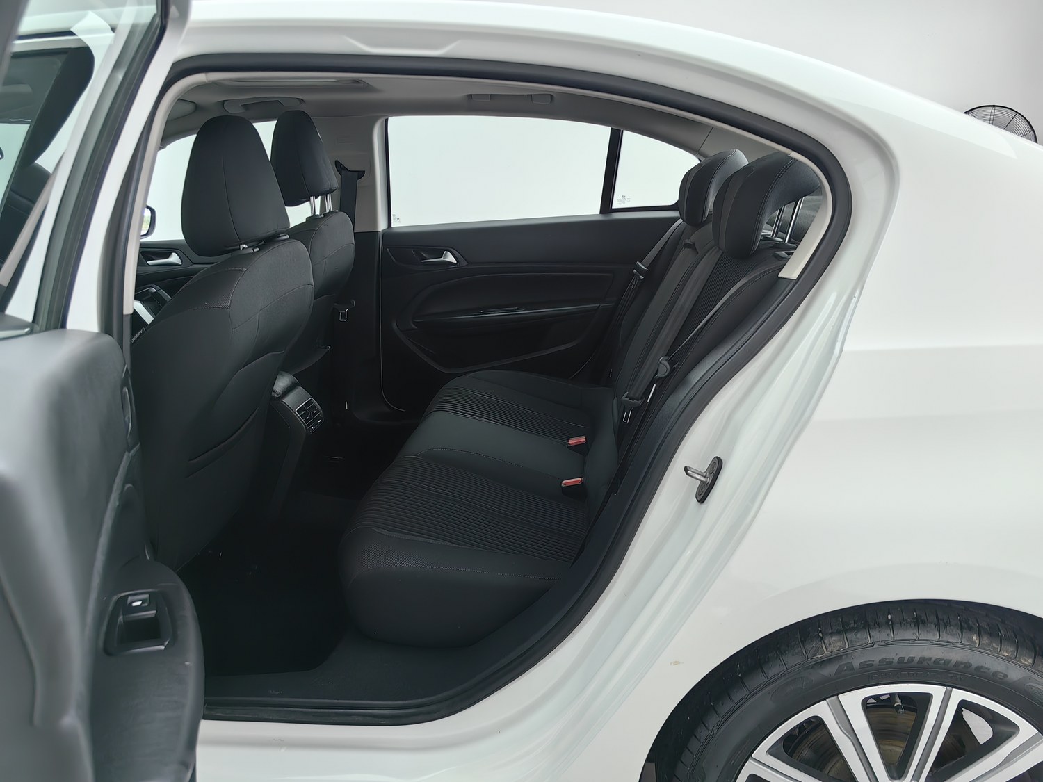 Used Peugeot 408 2015 1.2 AT