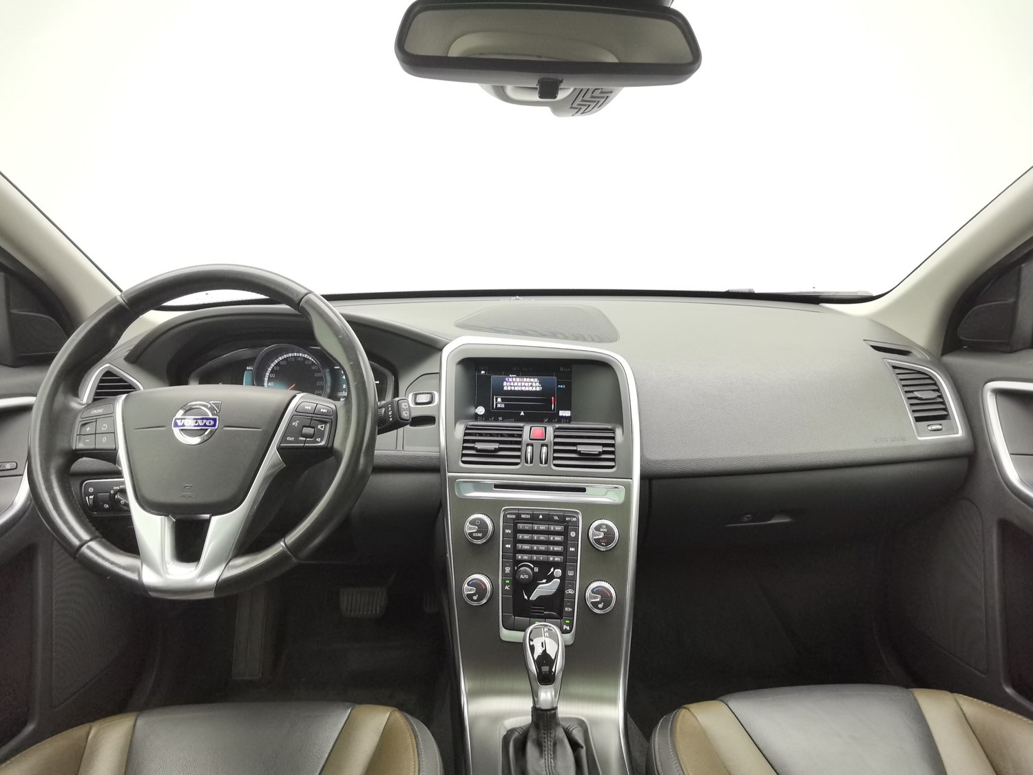 Used Volvo XC60 2016 2.0 AT