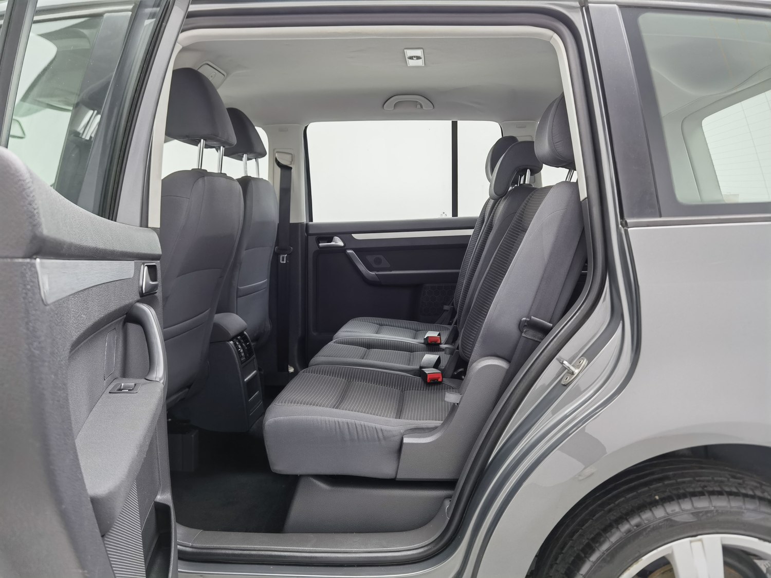 Used Volkswagen Touran 2013 1.4 MT