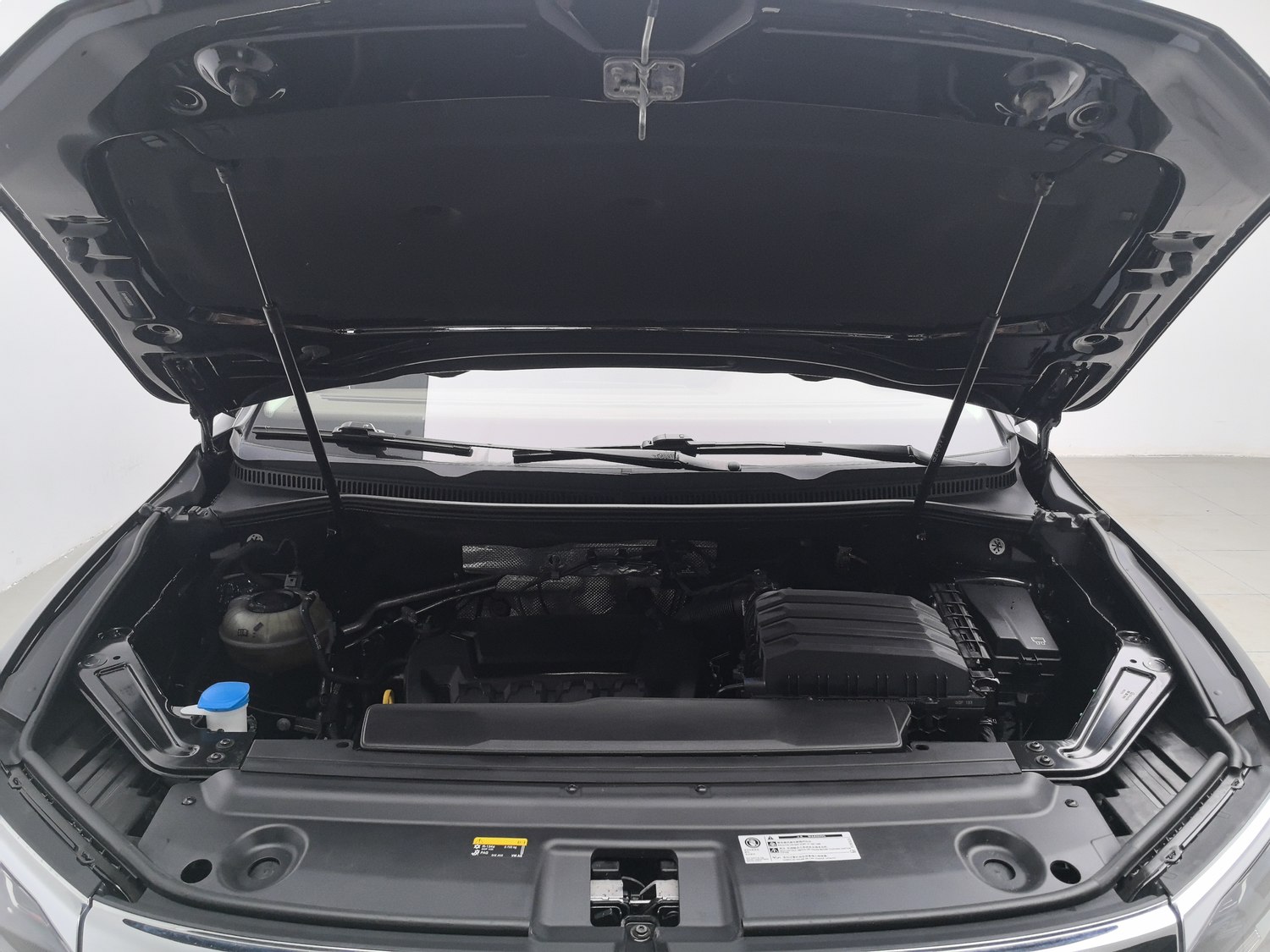 Used Volkswagen Viloran 2023 2.0 AT