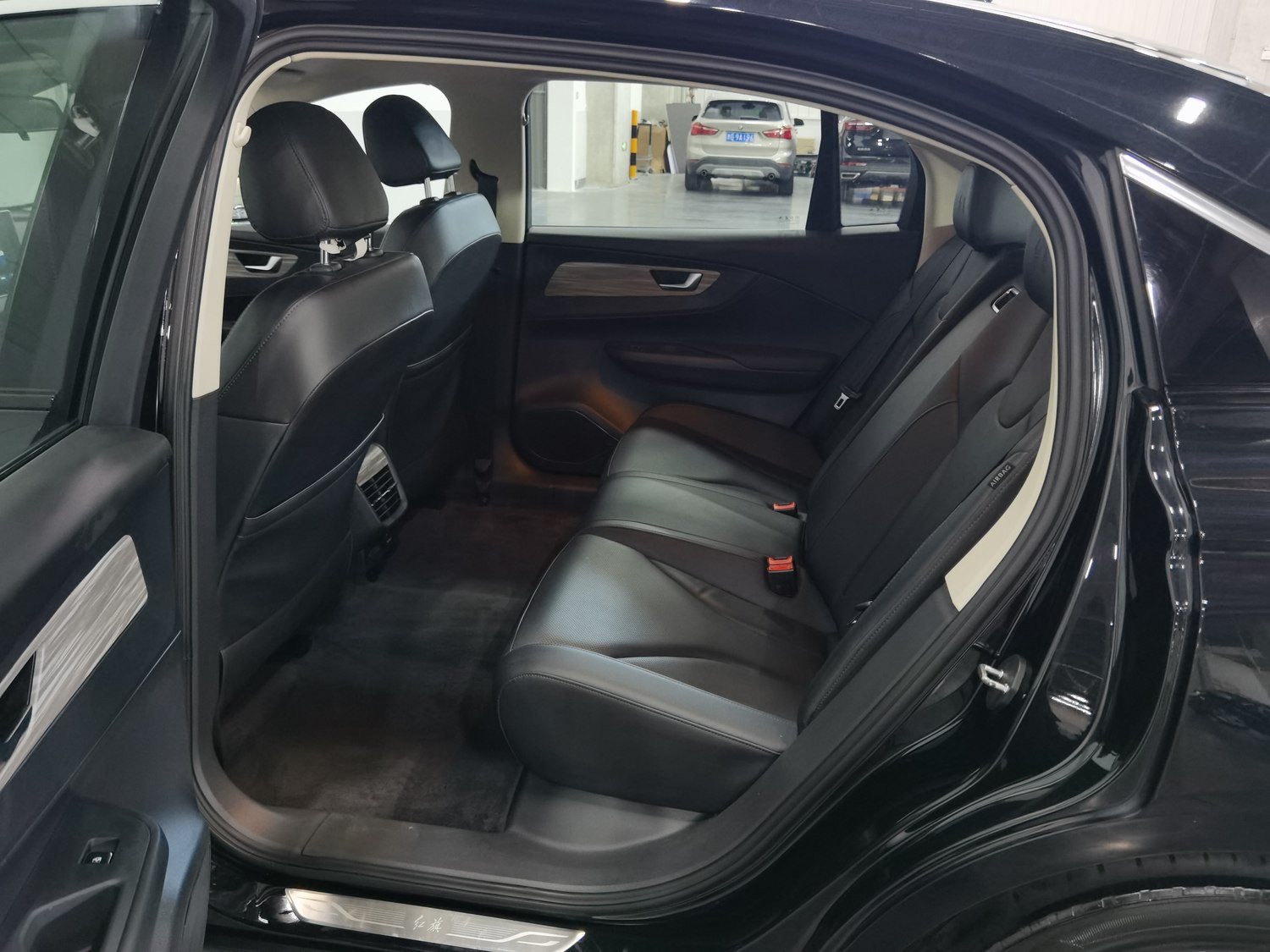Used Hongqi E-QM5 2023
