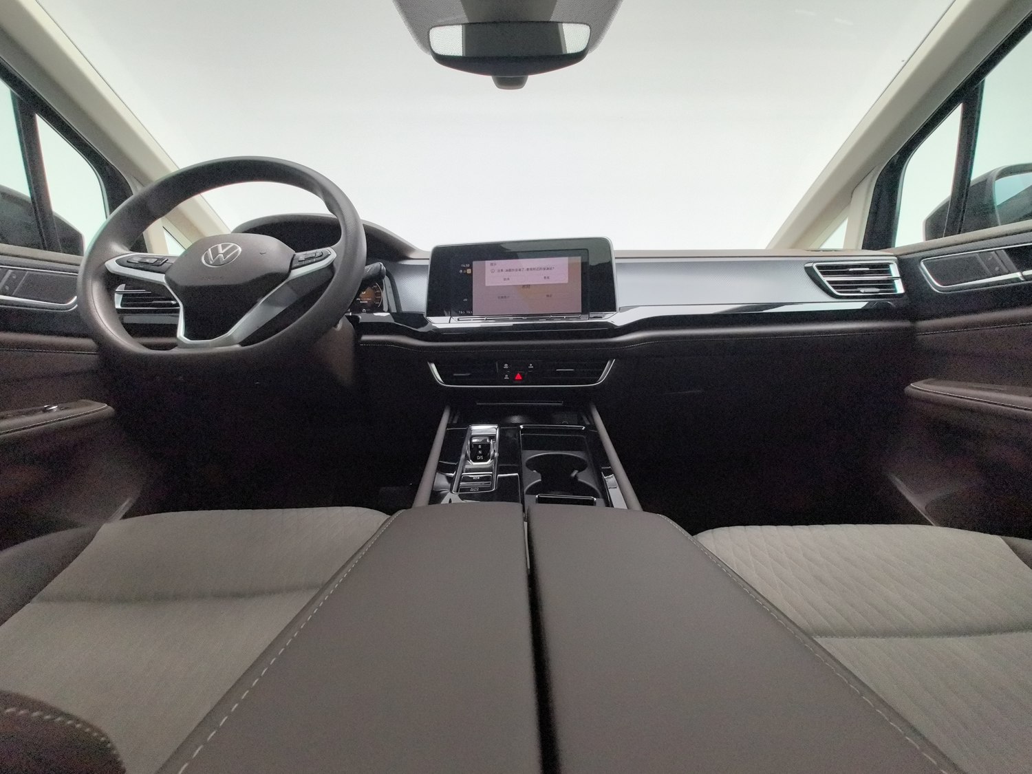 Used Volkswagen Viloran 2023 2.0 AT
