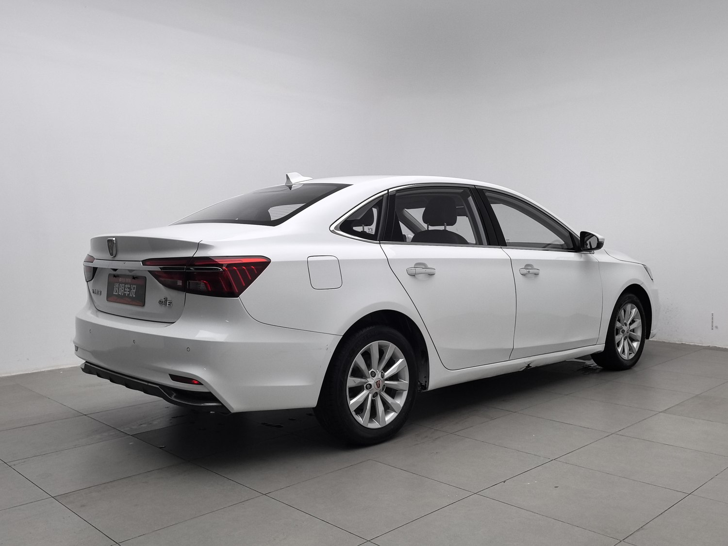 Used Roewe i6 NEV 2017 1.0 AT