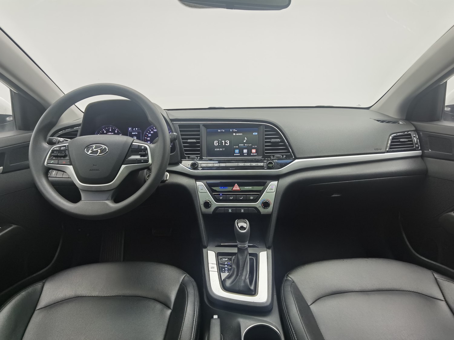 Used Hyundai Elantra 2016 1.6 AT
