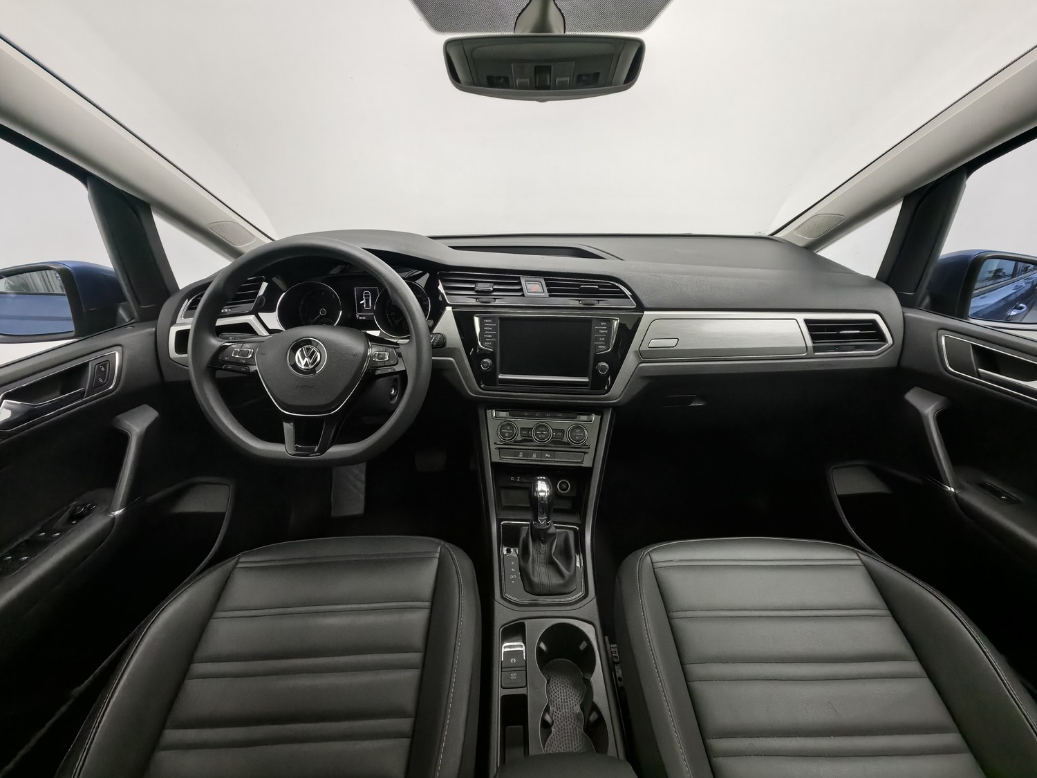 Used Volkswagen Touran 2018 1.4 AT
