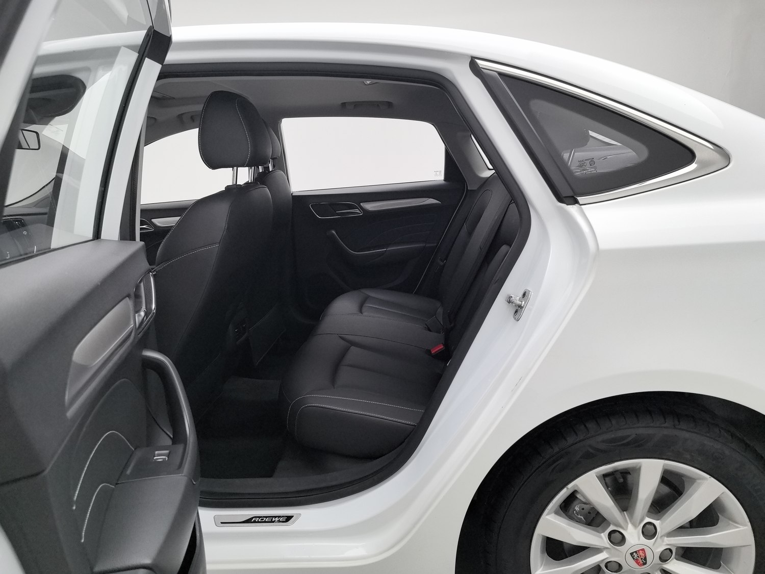 Used Roewe i6 NEV 2017 1.0 AT