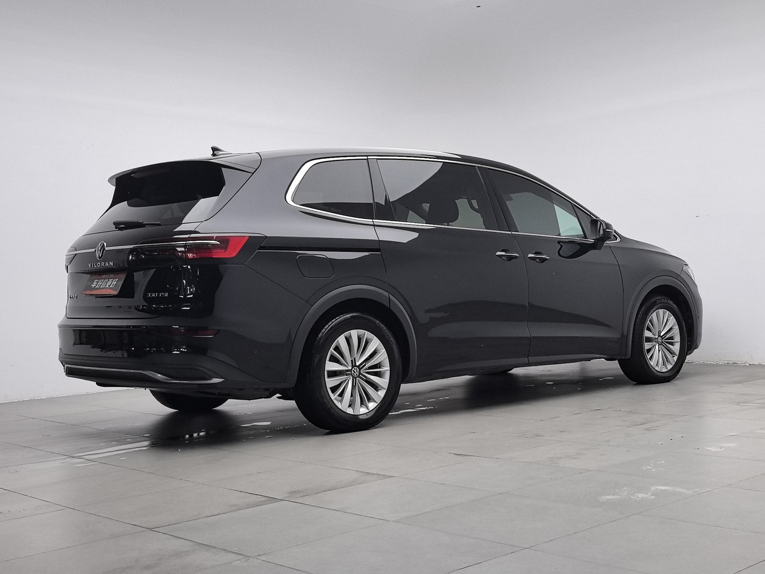Used Volkswagen Viloran 2023 2.0 AT