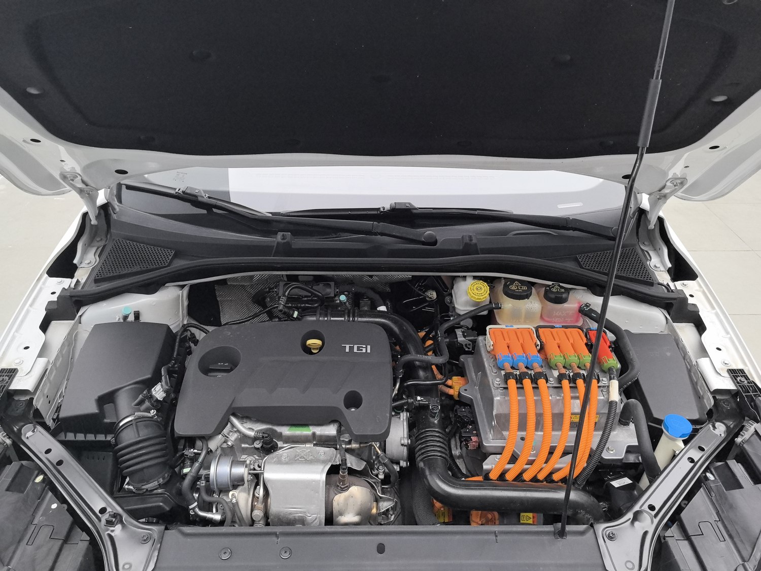 Used Roewe i6 NEV 2017 1.0 AT