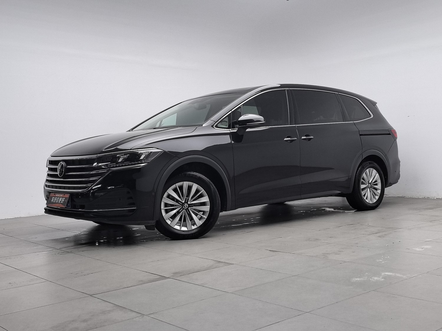 Used Volkswagen Viloran 2023 2.0 AT