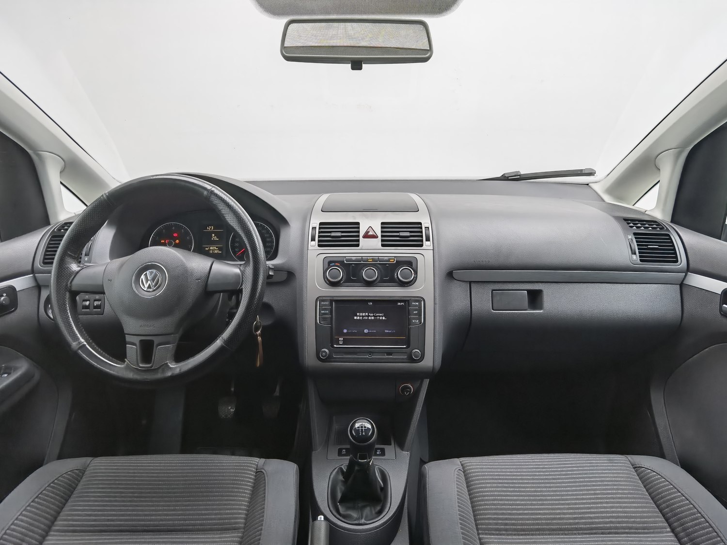 Used Volkswagen Touran 2013 1.4 MT