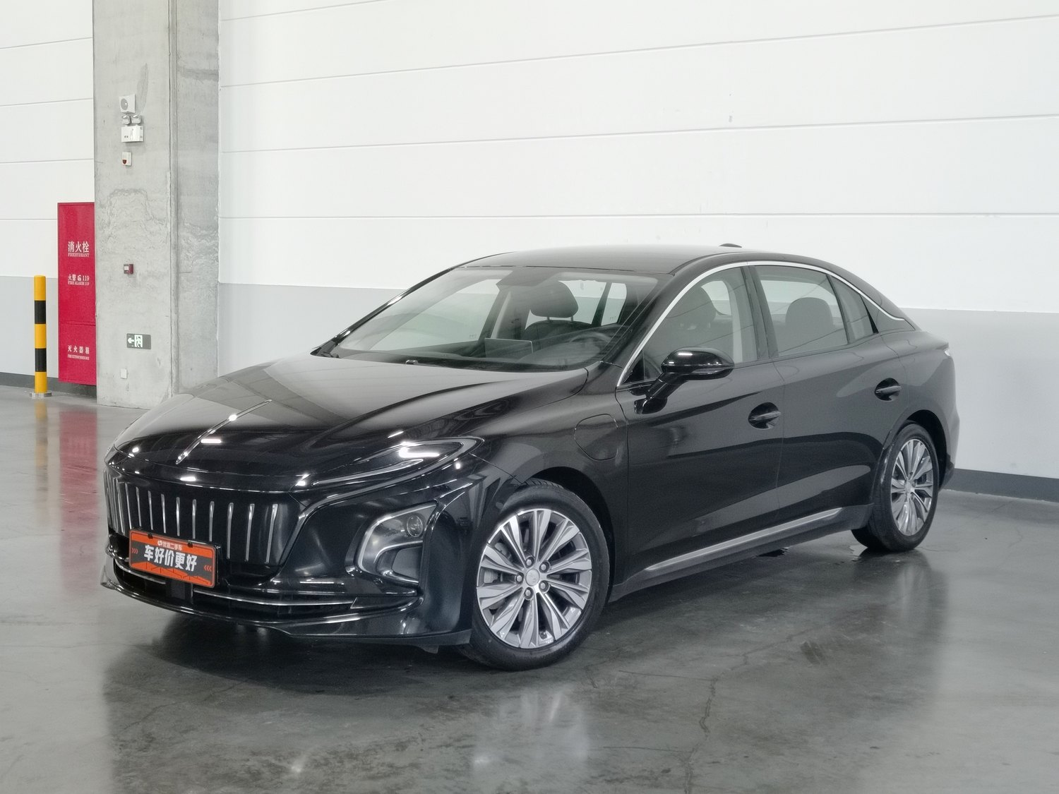 Used Hongqi E-QM5 2023