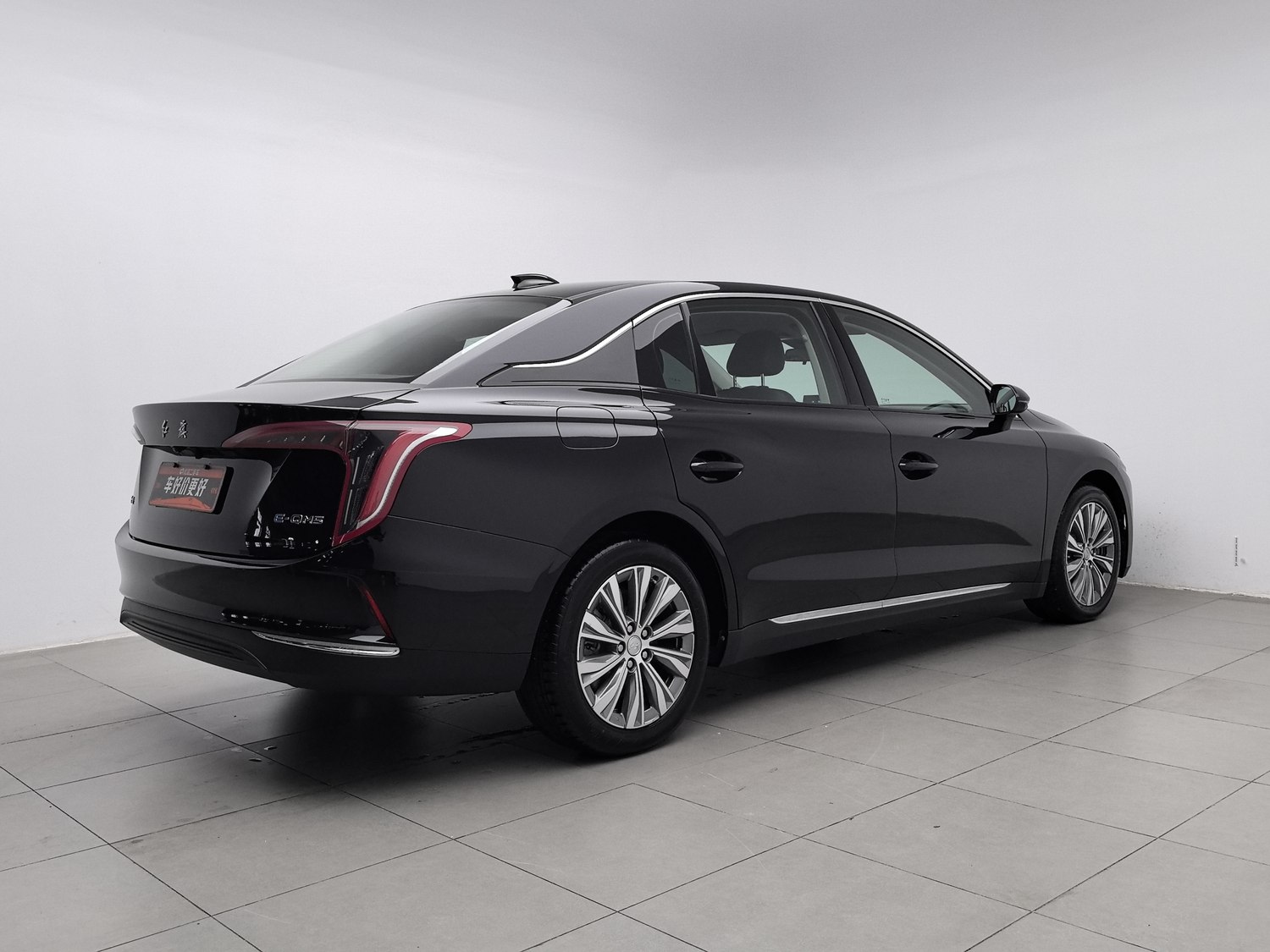 Used Hongqi E-QM5 2022