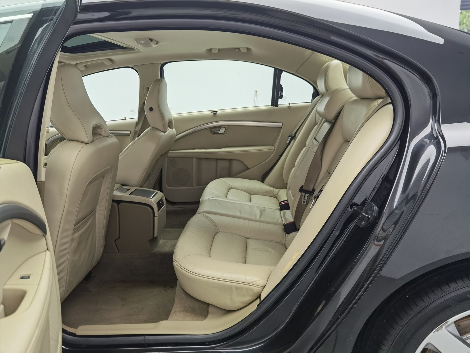 Used Volvo S80L 2011 2.0 AT
